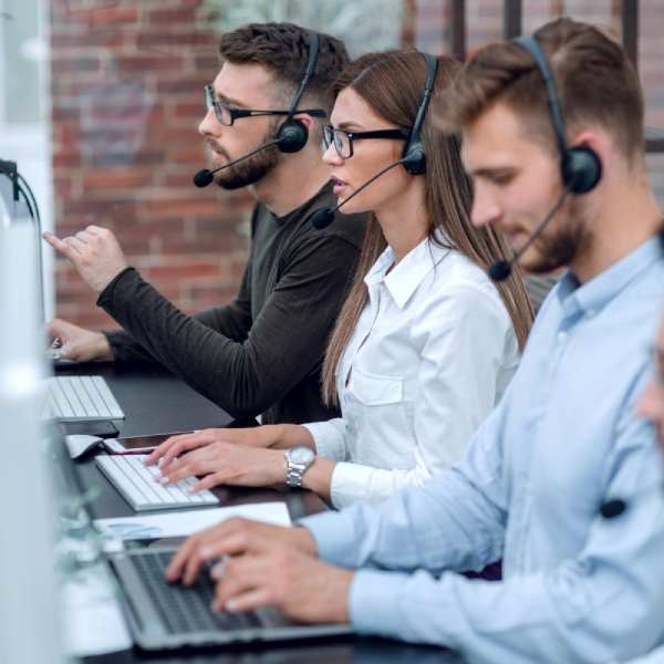 IT destek helpdesk ekibi teknik yardım